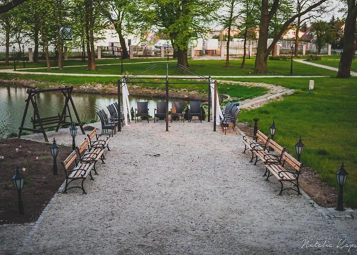 Bed & Breakfast Palac Rajkowo 4*