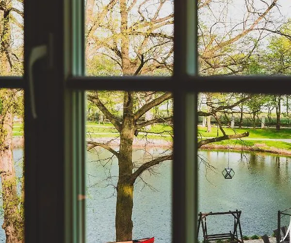 Bed & Breakfast Palac Rajkowo 4*