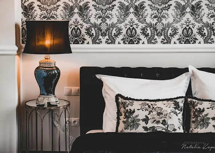 Palac Rajkowo Bed & Breakfast