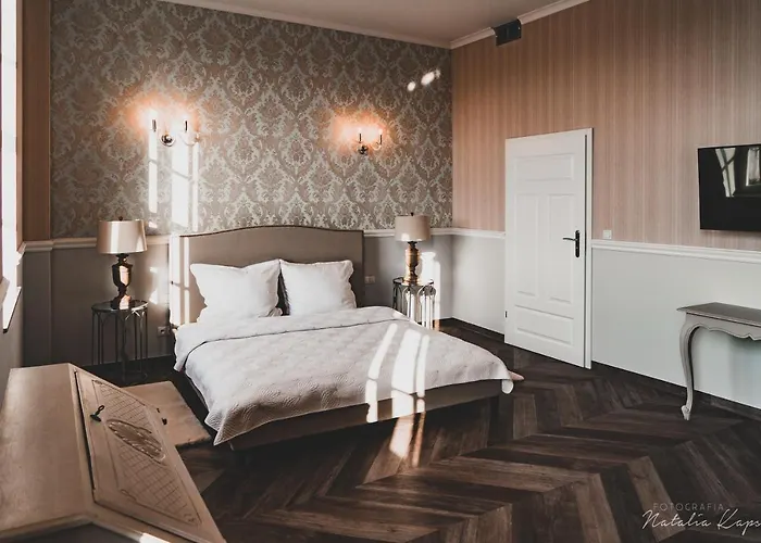 Palac Rajkowo Bed & Breakfast 4*