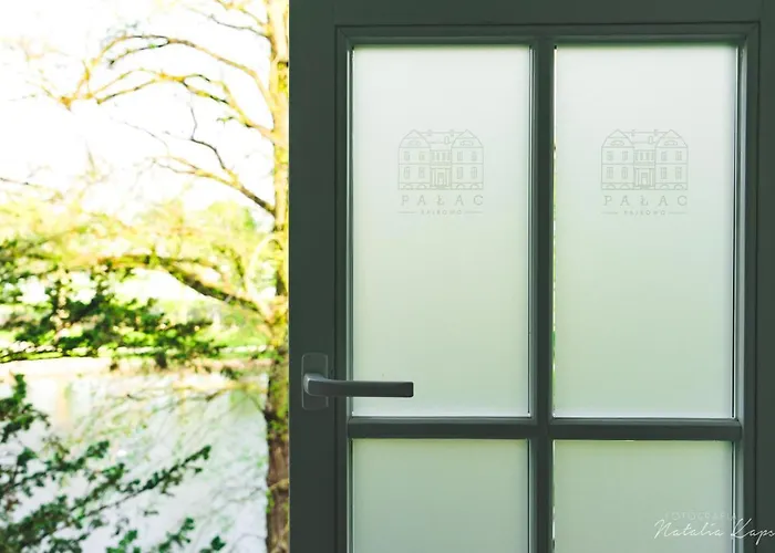 Palac Rajkowo Bed & Breakfast 4*